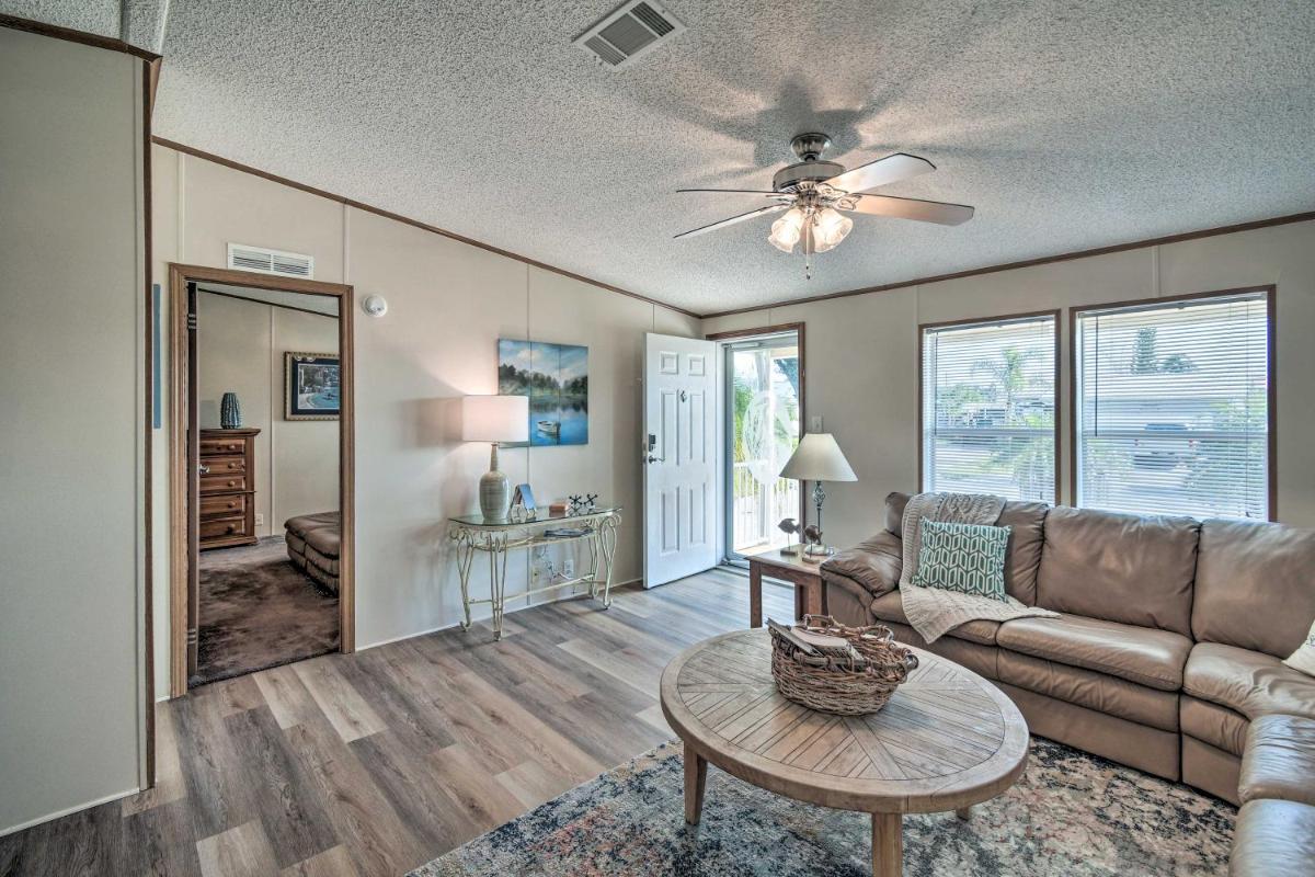 Sunny Waterfront Welaka Home with Private Dock! - Housity