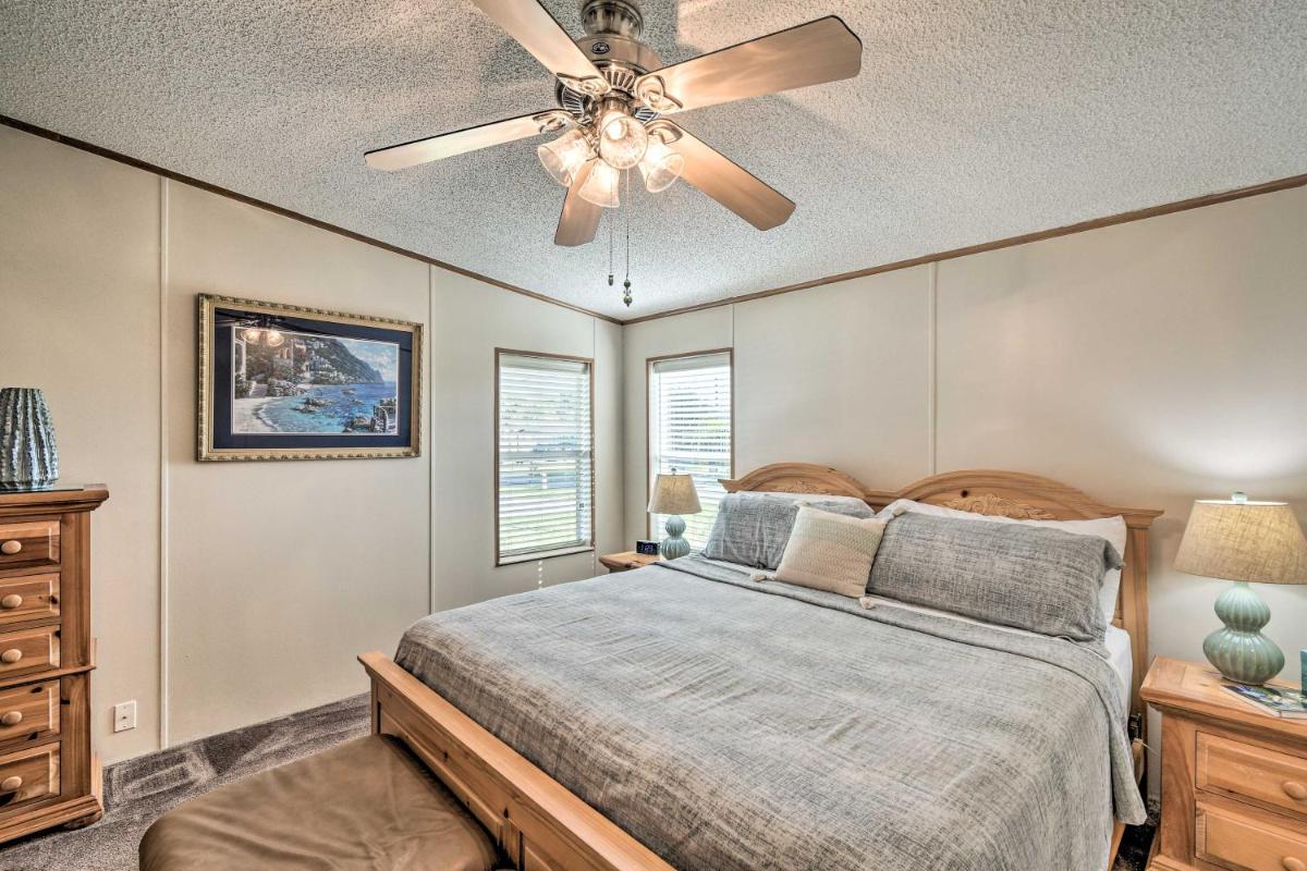 Sunny Waterfront Welaka Home with Private Dock! - Housity