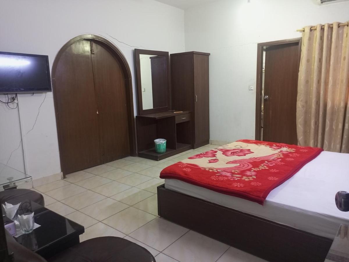 Karachi Guest House & Couple Hotel - Housity