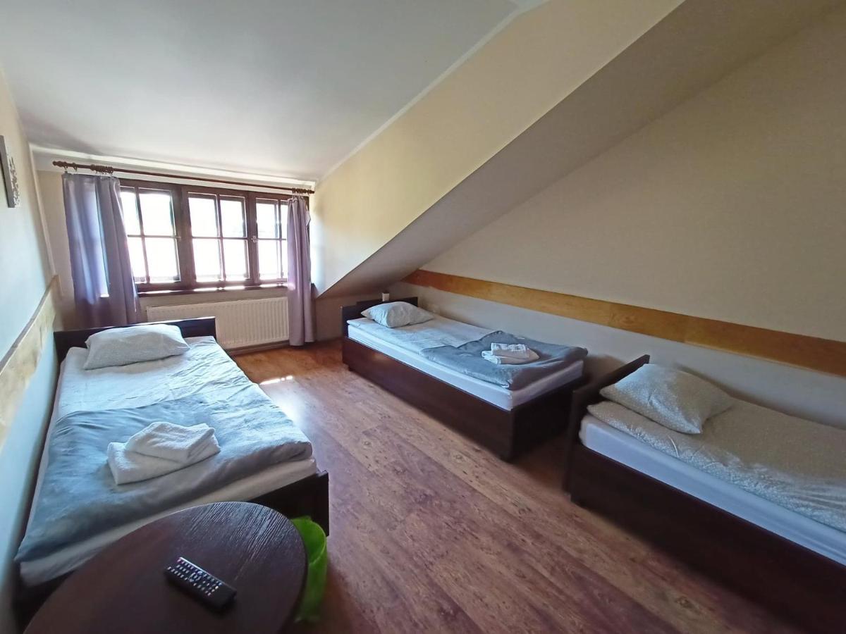 Oberża KNIEJÓWKA - Housity