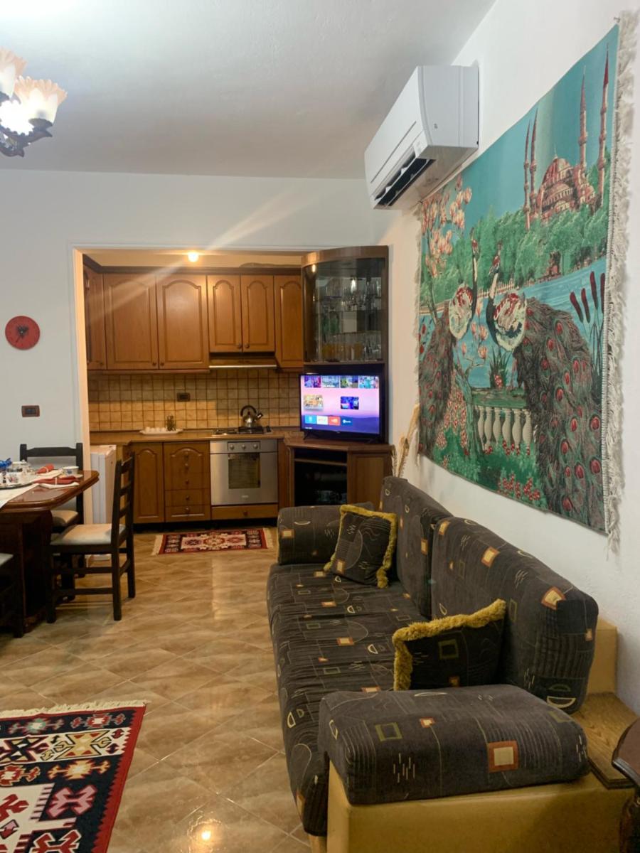 Vila Demaj! Free Parking - Housity