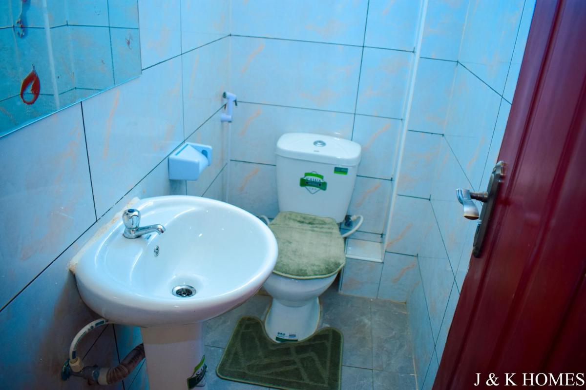 J&K lux Suites Casey 2 bedroom Apartment - Housity