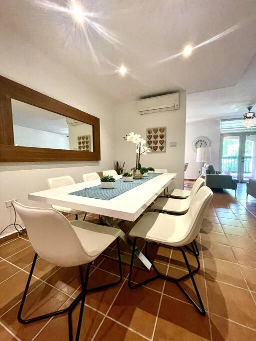 North Coast Paradise - 3beds/2.5bath close to beach - Housity