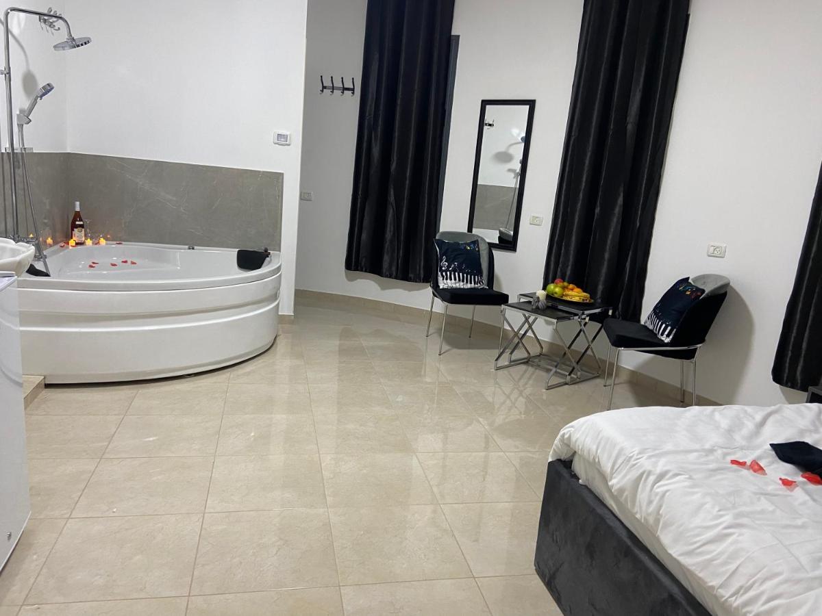 Sol Zimmer - Housity