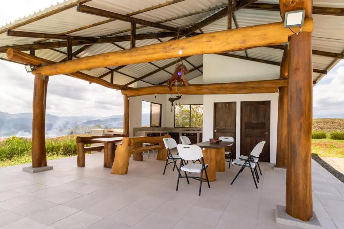 Rancho Bellavista, Unique views, Pool and WiFI! - Housity