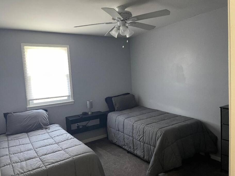 5 Bedroom 3 Bath Beautiful Home with Open Floor Plan - Housity