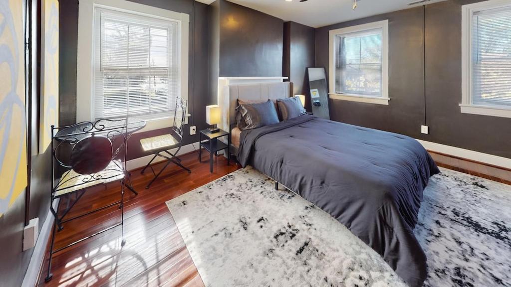 NEW! Renovated Townhome w/ Putting Green & Patio! - Housity