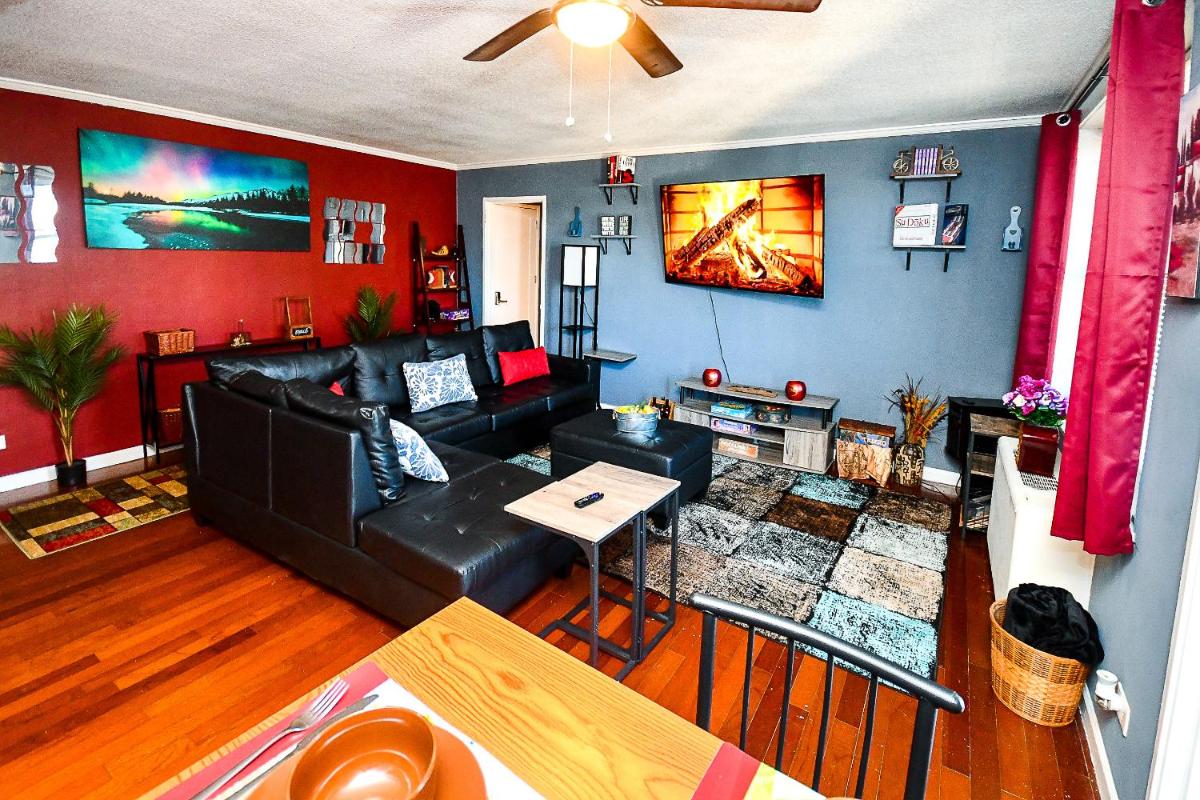 Modern Designed DTWN Condo with a 99 percent Walk Score - Housity