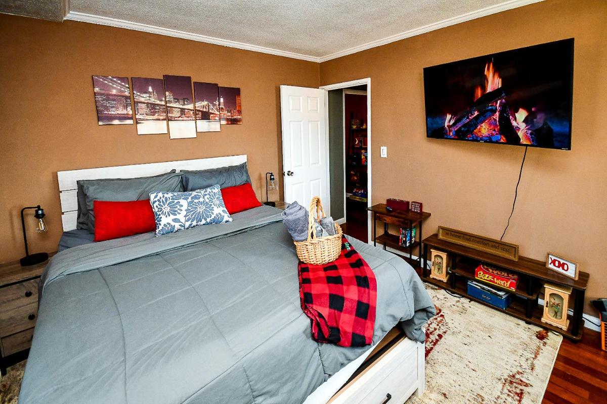 Modern Designed DTWN Condo with a 99 percent Walk Score - Housity