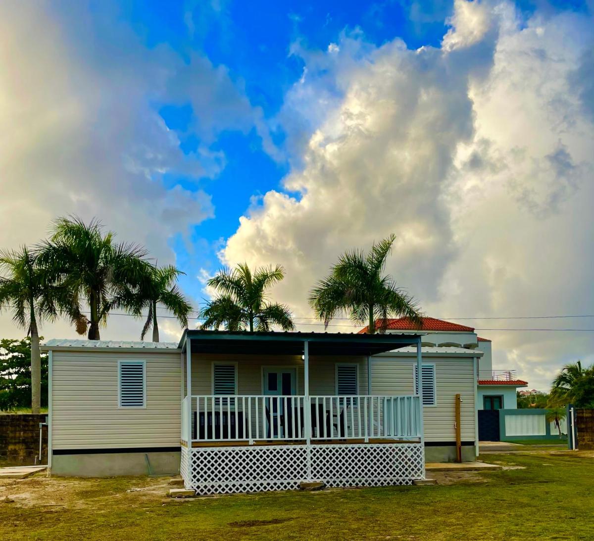 Casitas at Flambohio Beach Camp - Housity