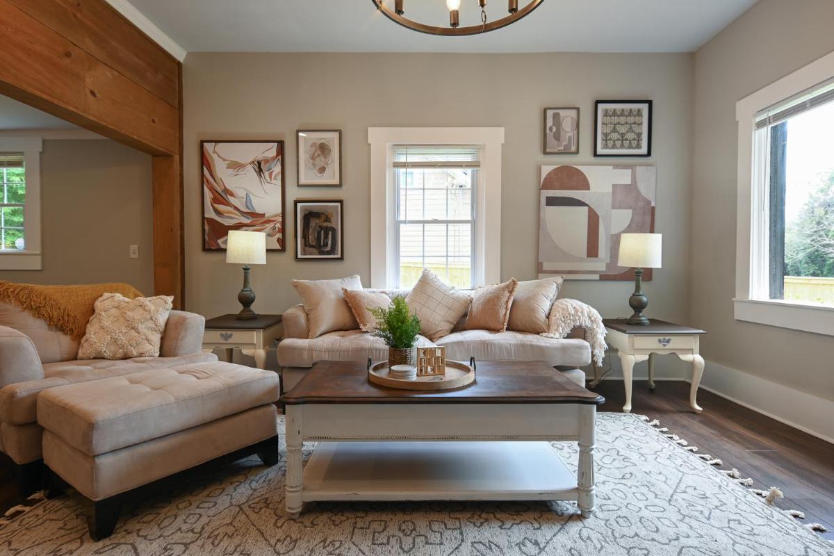 Broad Bungalow - Housity