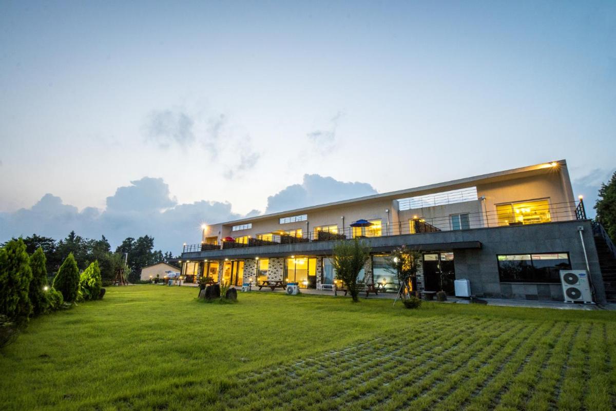 Haedenville Pension - Housity