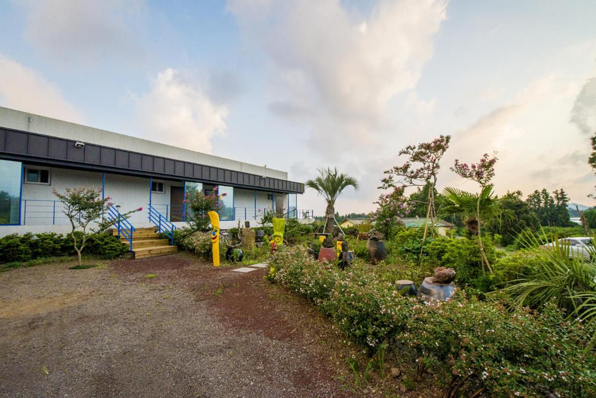 Haedenville Pension - Housity