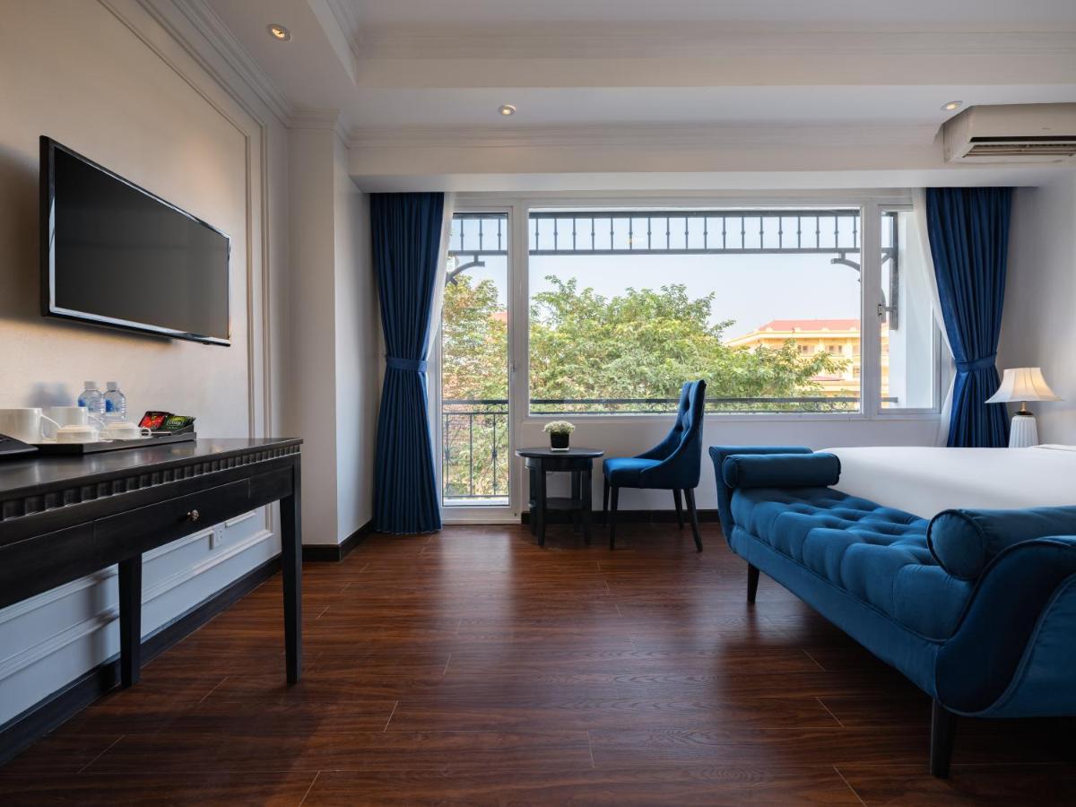 The Flower Boutique Hotel & Travel - Housity