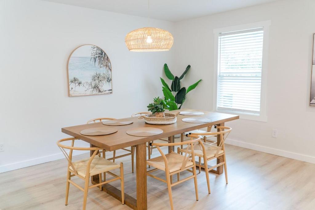 *New 4 bdrm home* minutes from JAX Intl. airport! - Housity