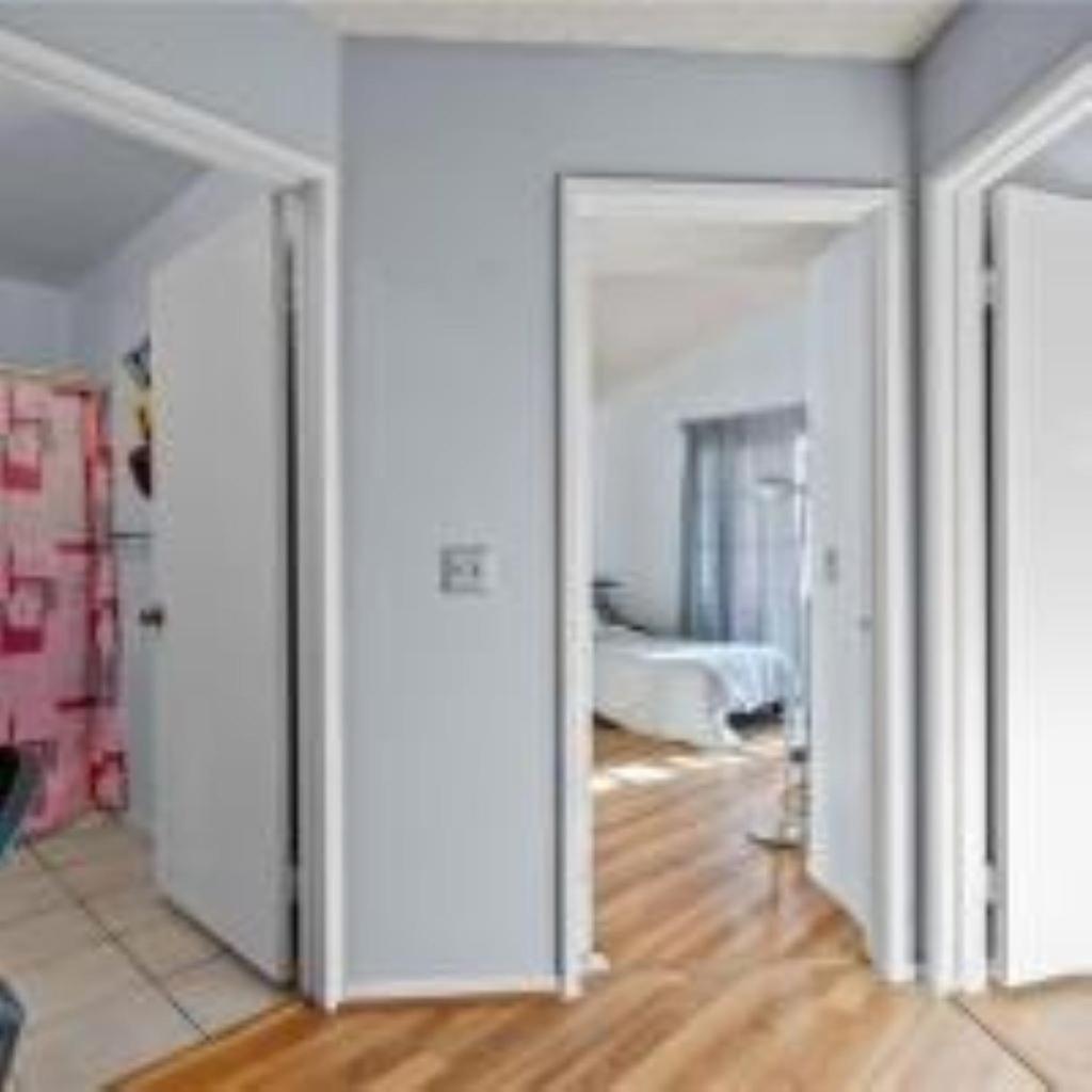 One Bedroom in Shared Townhouse with Pool - Housity