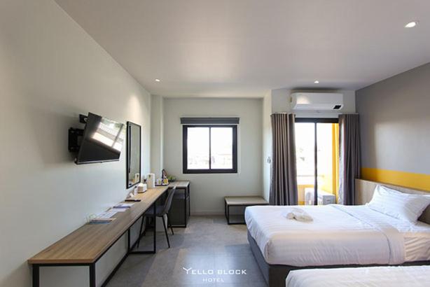 Yello Block Hotel - Housity