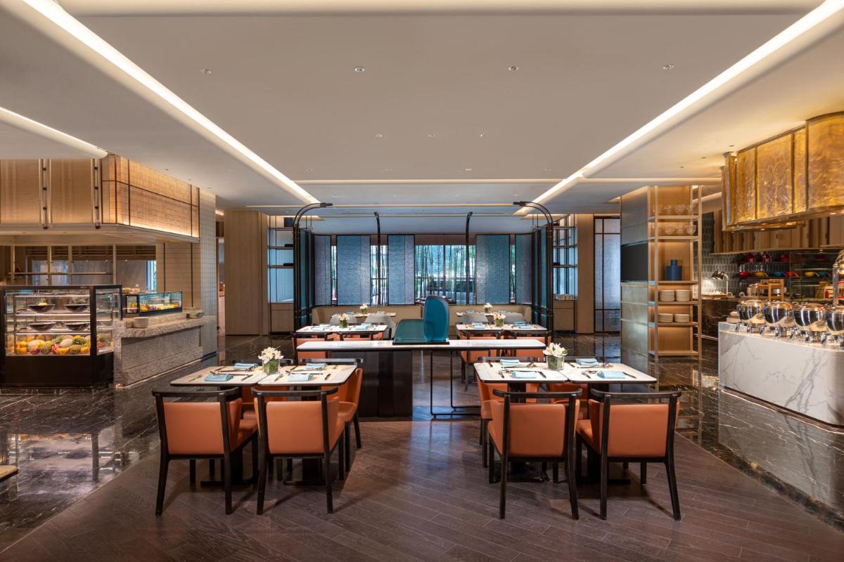 HUALUXE Shanghai Changfeng Park, an IHG Hotel - Housity