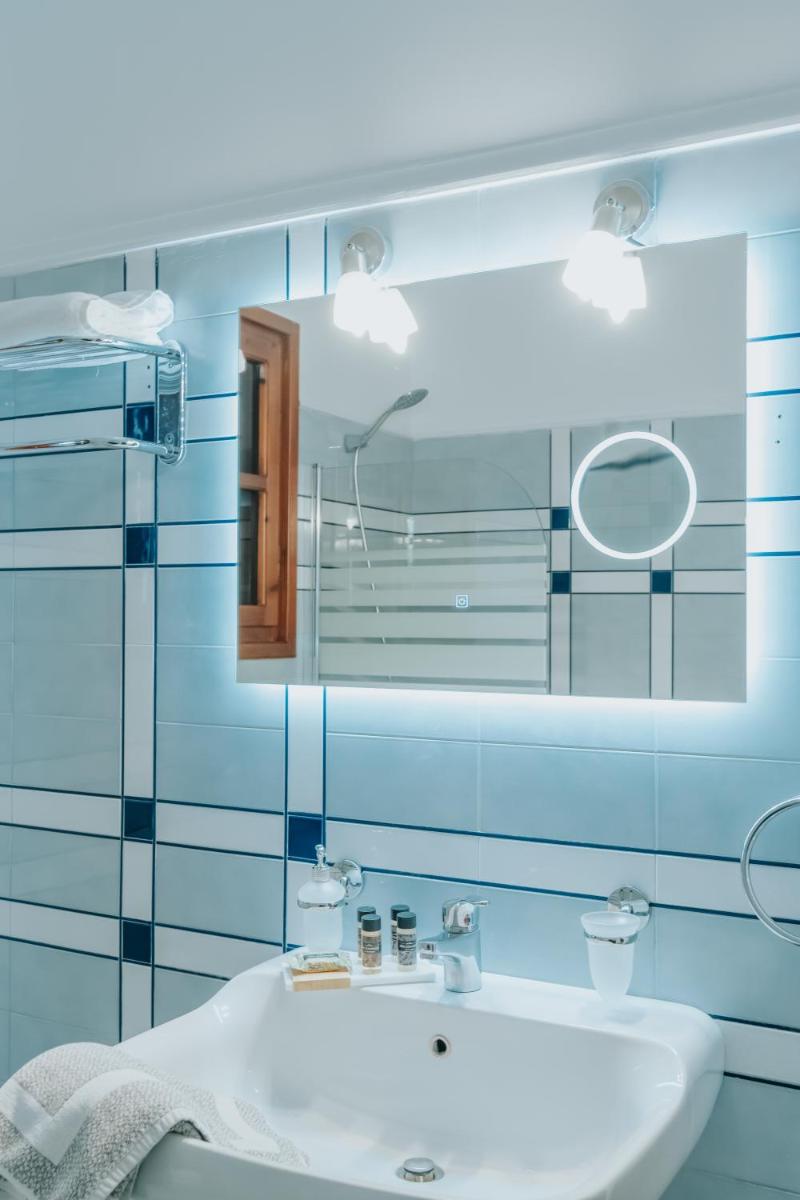 Suitetrails - Kalavrita Krinides Apartment and Attics