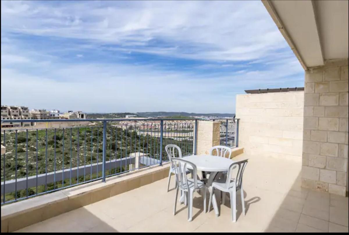 a sunny home in RBS3 - Housity