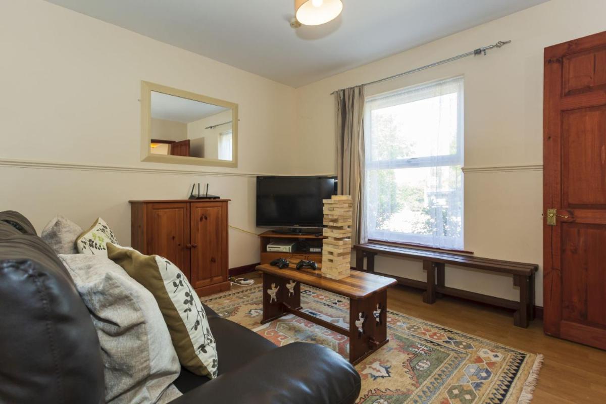 CROYDE HIGH TIDE 6 Bedrooms - Housity