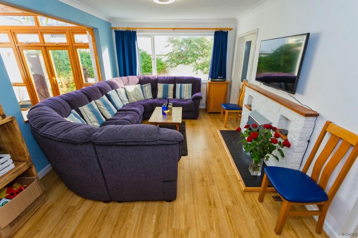 CROYDE VILLA SUNSEA 6 Bedrooms - Housity