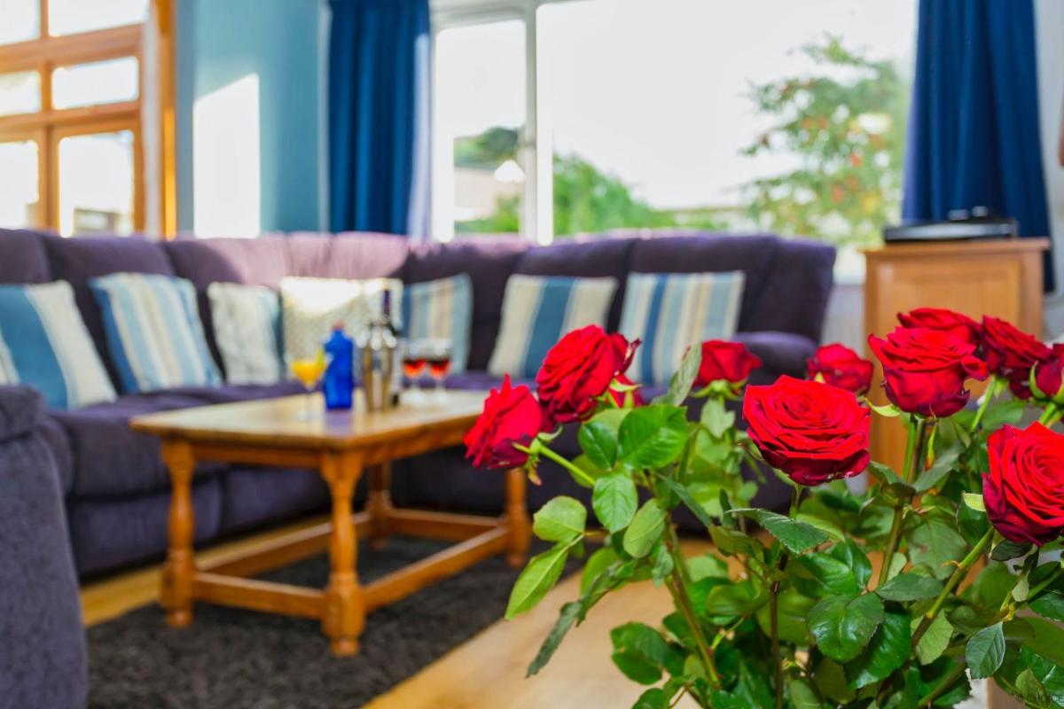 CROYDE VILLA SUNSEA 6 Bedrooms - Housity