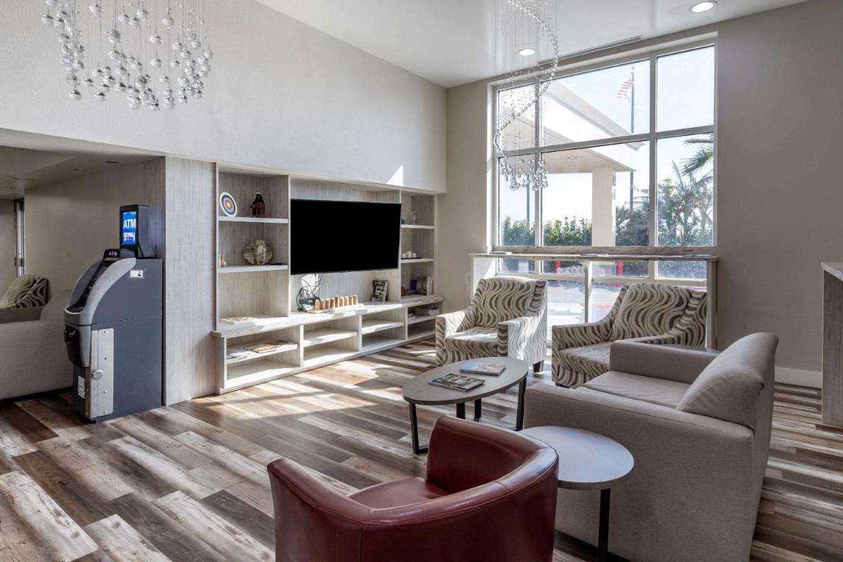 Clarion Pointe Galveston Seawall - Housity