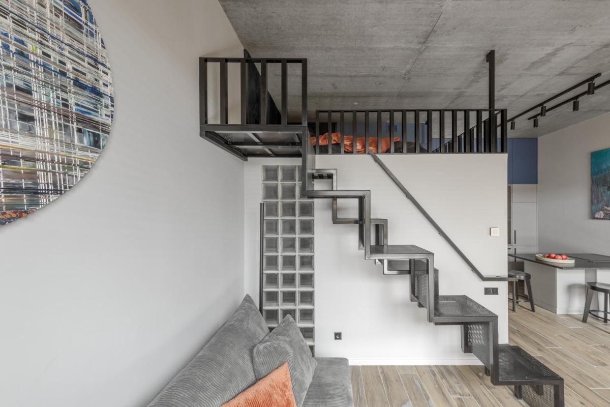 IVIS House Modern Apt in Vilnius Old Town w balcony - Housity