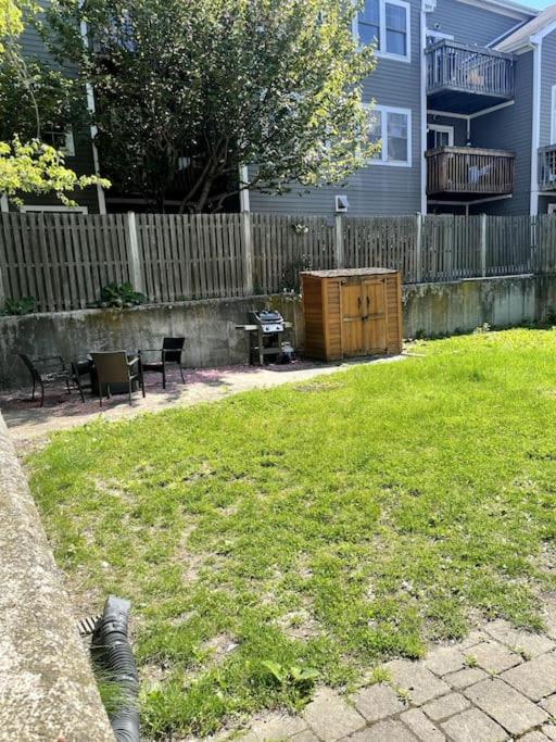 Lovely Two Bedroom Condo in South Boston - Housity