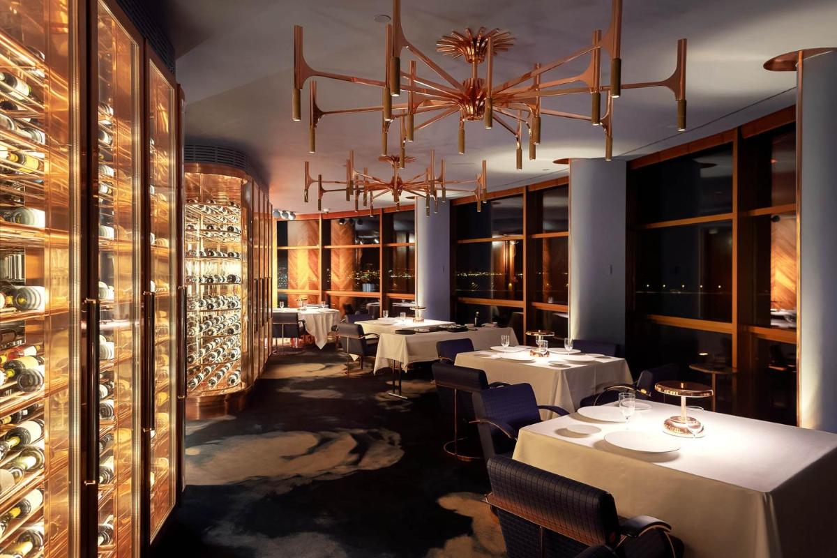 Um restaurante ou outro lugar para comer em MYRIAD by SANA Hotels