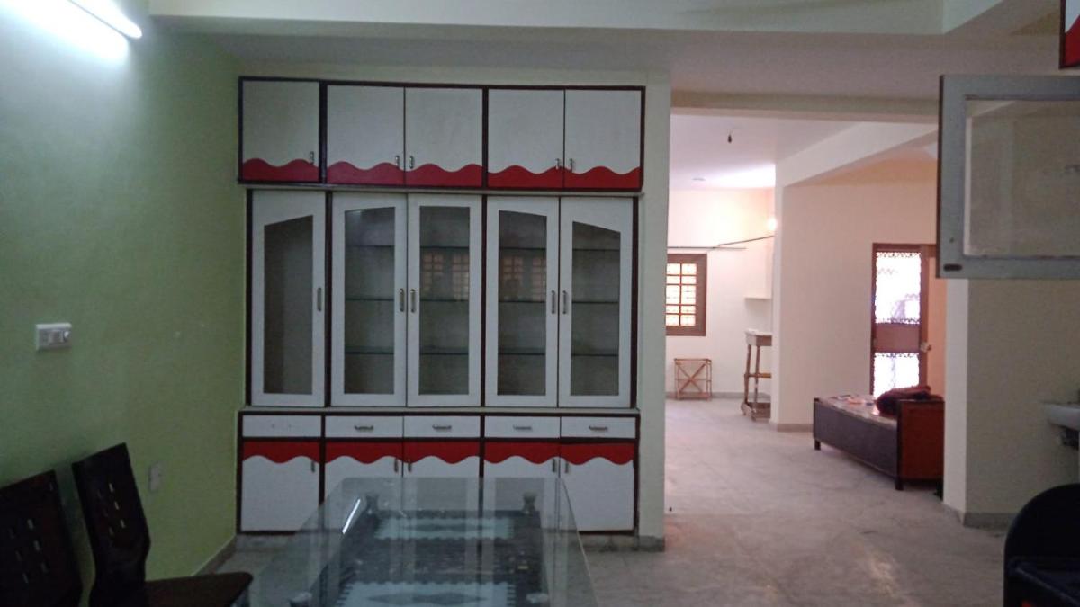 Gurgaon 4 roomed entire house with private garden n terrace - Housity
