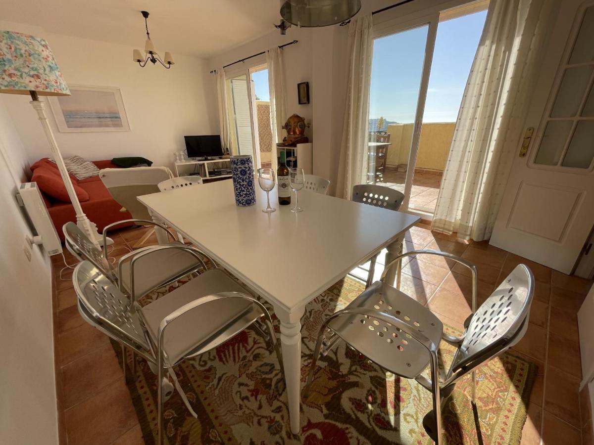 Lovely 3 bed house with communal pool and views - Housity