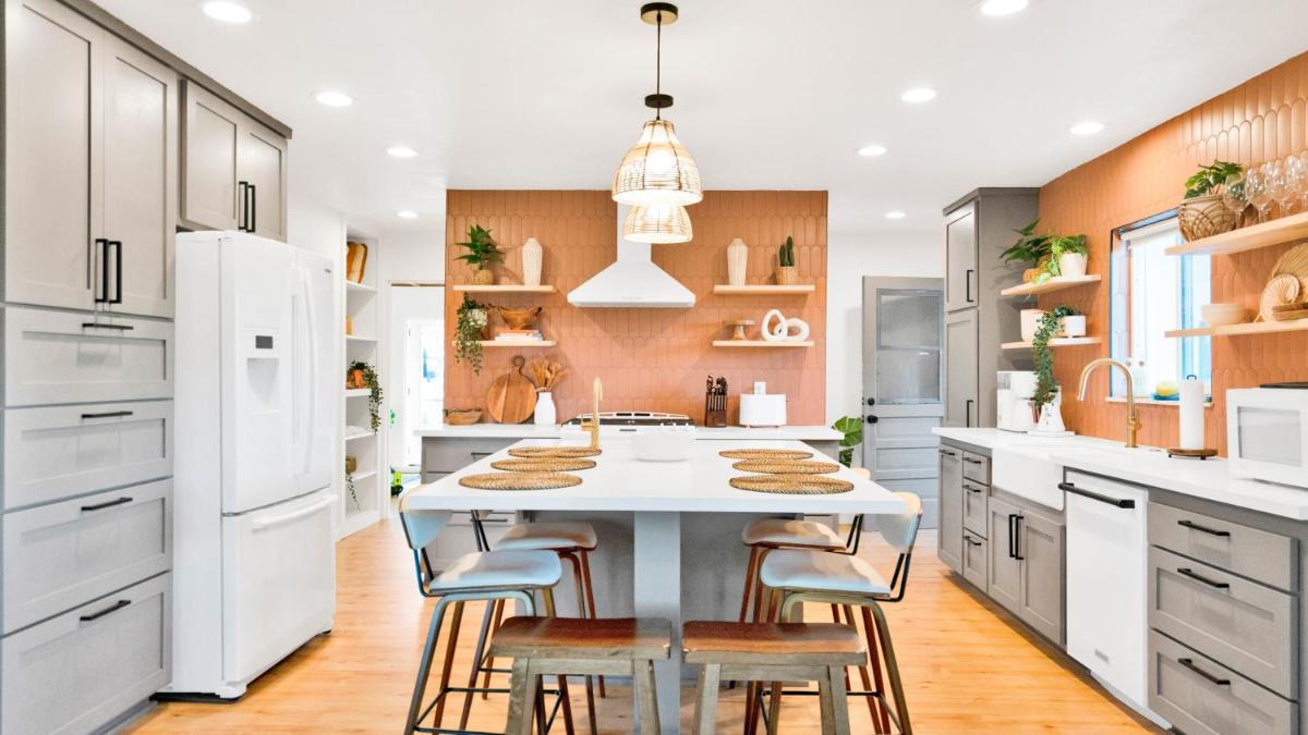 GanEden! Peaceful getaway Firepit, spa, yoga studio, fire pit, Joshua Tree - Housity