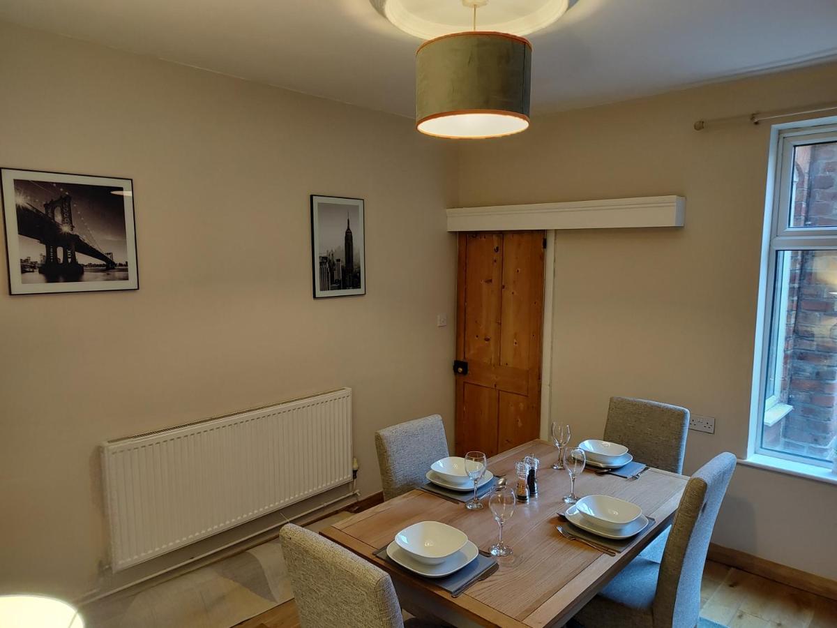 Warwick St 2 bed home city center - Housity