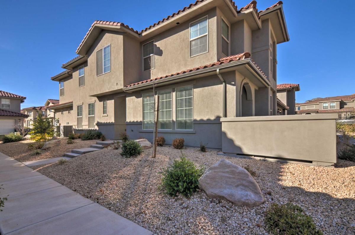 Home with Patio, 37 Mi to Zion National Park - Housity