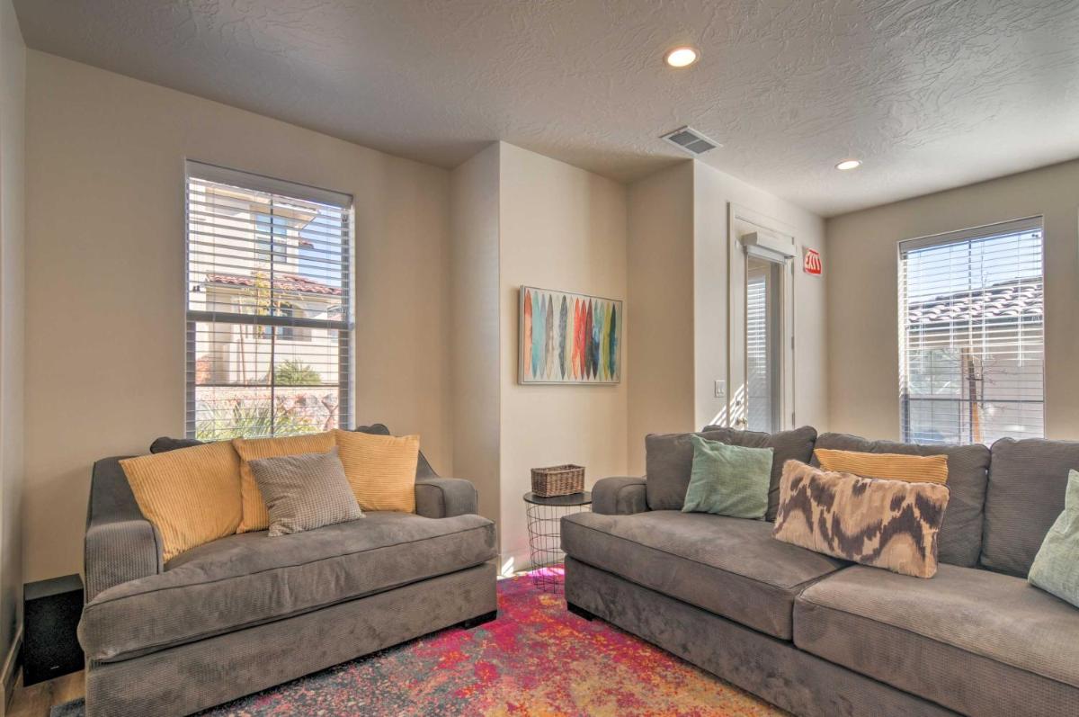 Home with Patio, 37 Mi to Zion National Park - Housity