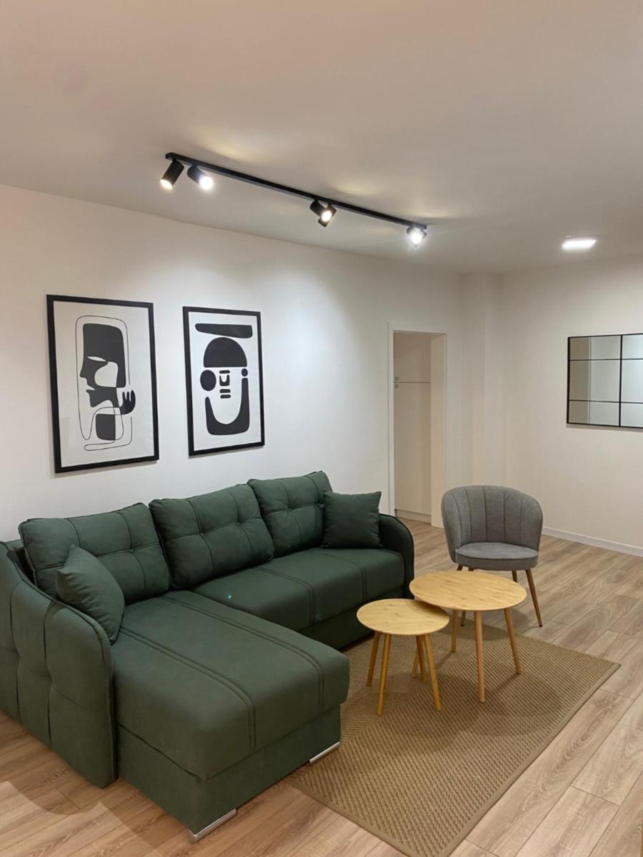 Apartment 42 - Housity