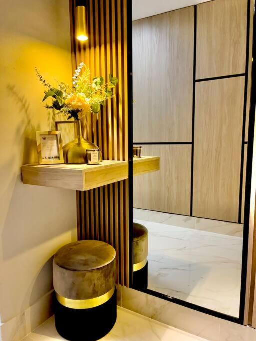 Suitetrails - Luxury Apartment at Piantini Urbano Res. floor 12