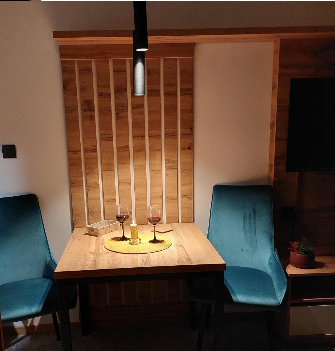Nela apartmani (u hotelu Djina) - Housity