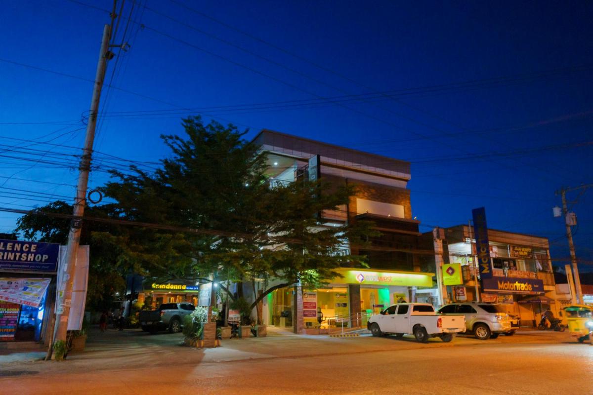 Madonna Hometel and Suites - Housity