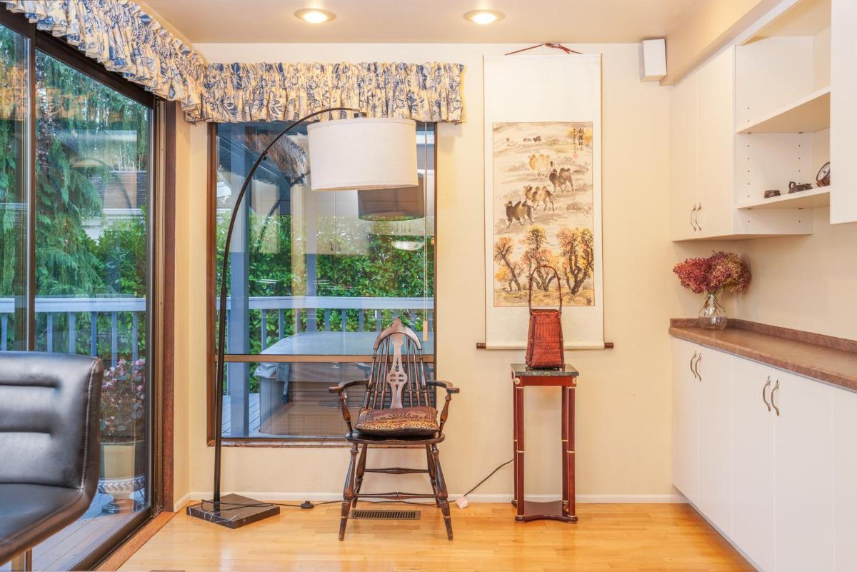 Long Term Rental - Life on Lake Washington - A dream home for family gatherings - Housity