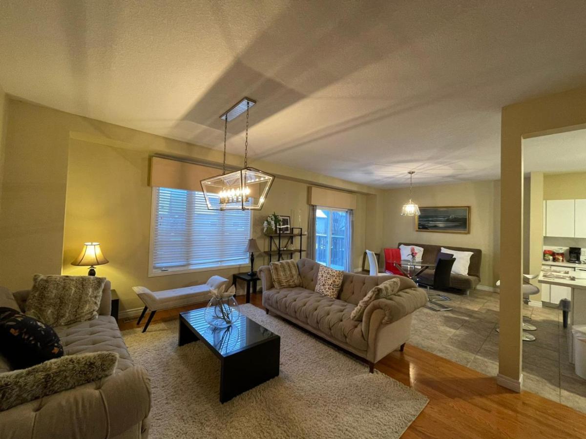 Luxurious 3 bedroom High end villa with Lounge and Fireplace - Housity