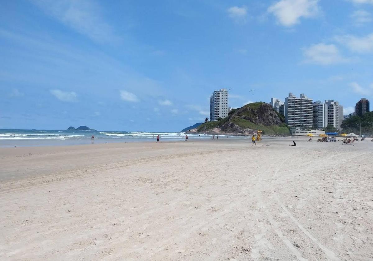 Apto Guarujá 1 Dorm com Garagem Coberta 280m da Praia - Housity