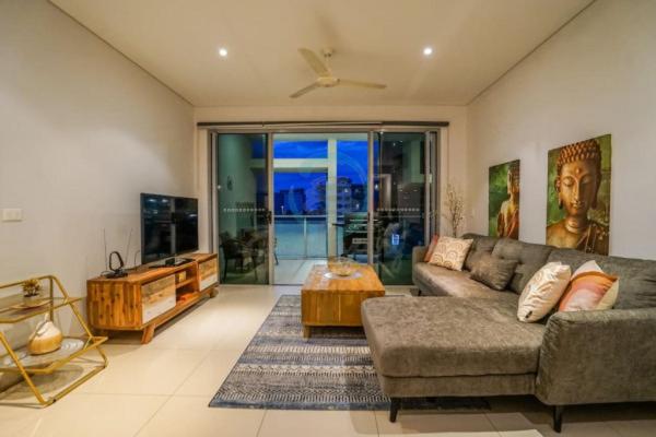 ZEN CENTRAL Ambient 3BR Apt in the Heart of Darwin - Housity