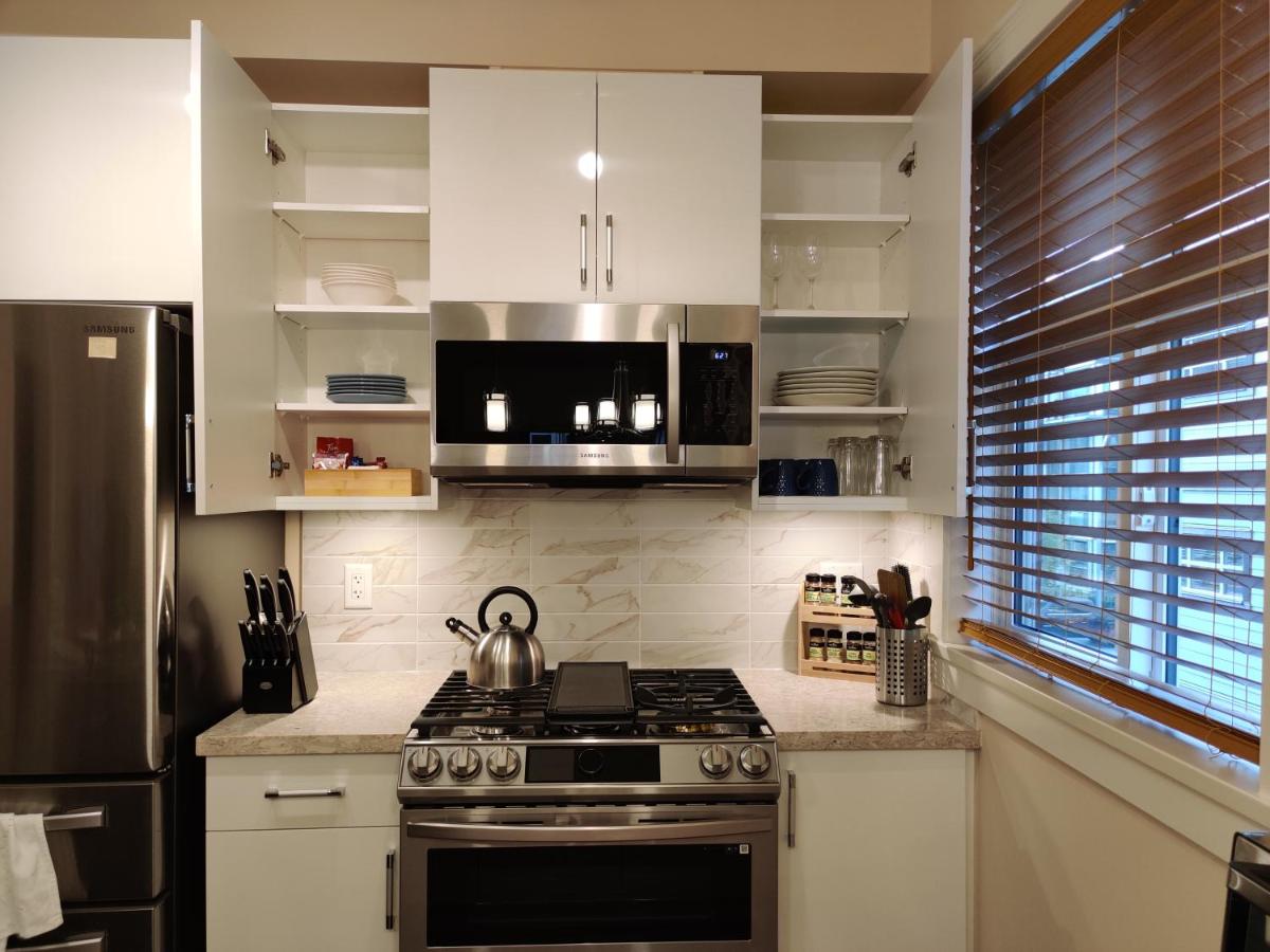 Modern & Comfy 2brdm Condo in Langley - Close to Highway 1 - Housity
