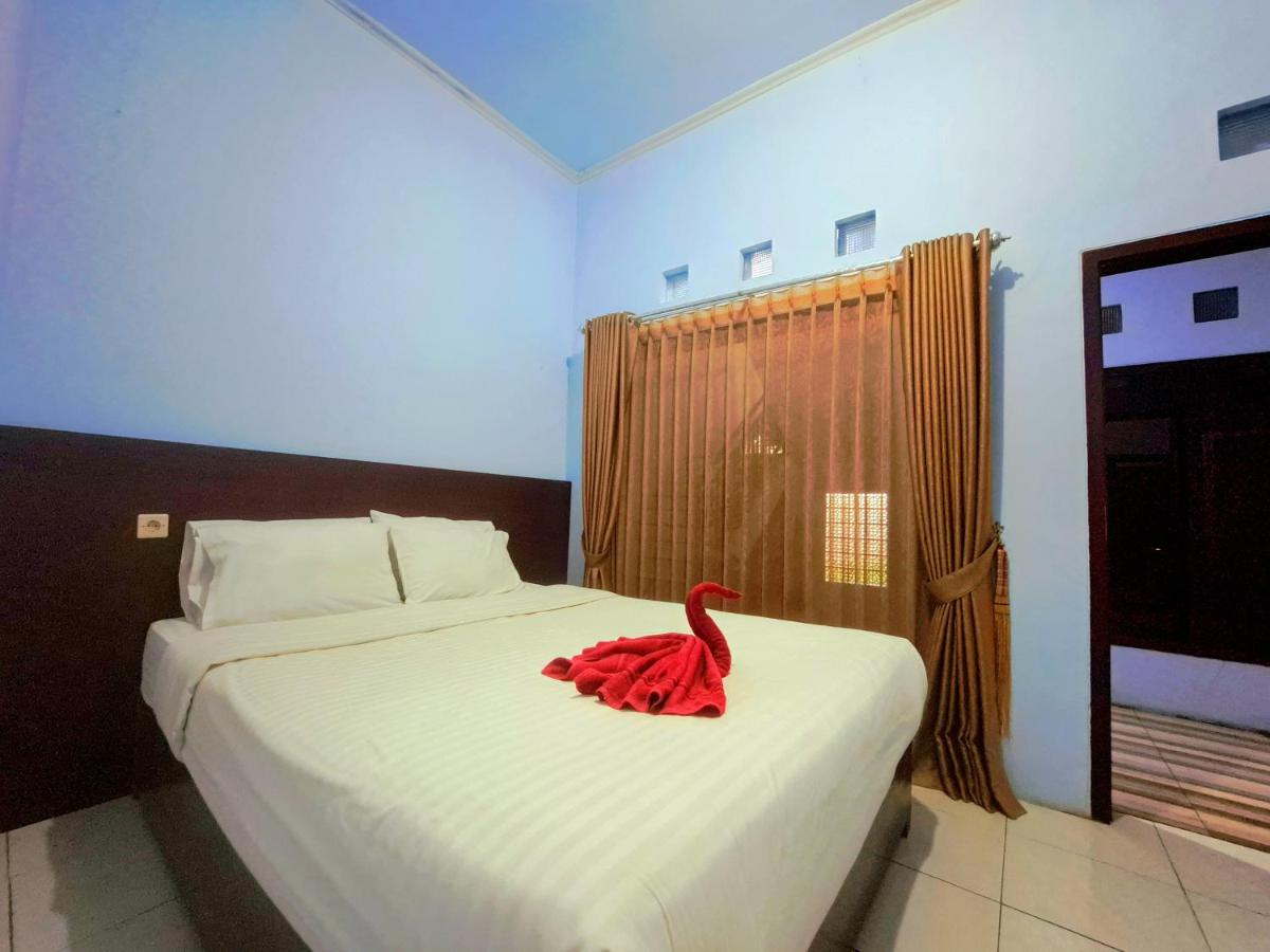 Artha Graha Homestay - Housity