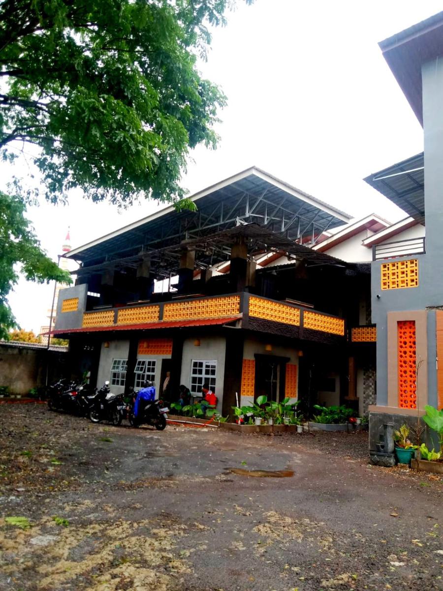 Suitetrails - Pondok Wisata Syariah Deporiz