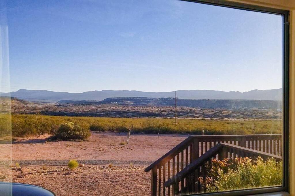 Desert Hillside Lodge 25 mins from Sedona - Housity