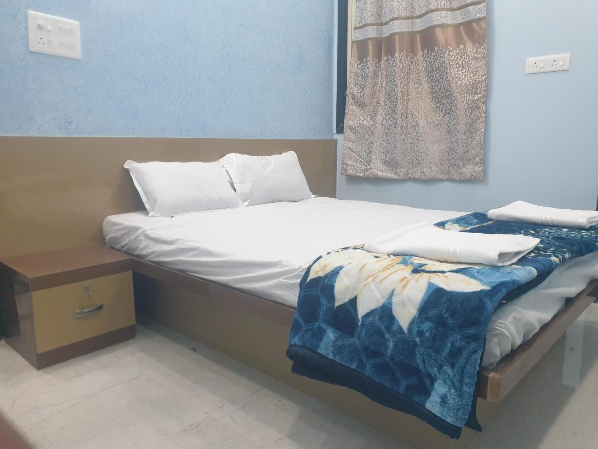 Hotel Taj Bi Plaza - Housity